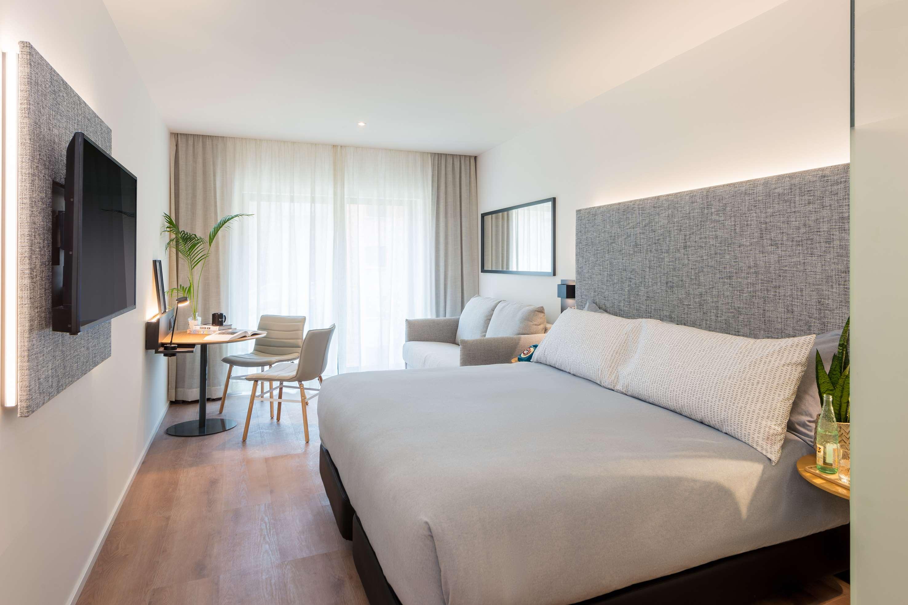 Room, King Bed
