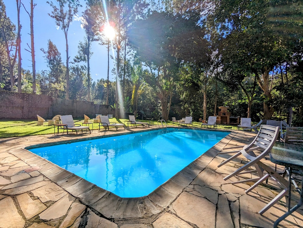 Mvuli Hotel 62/64