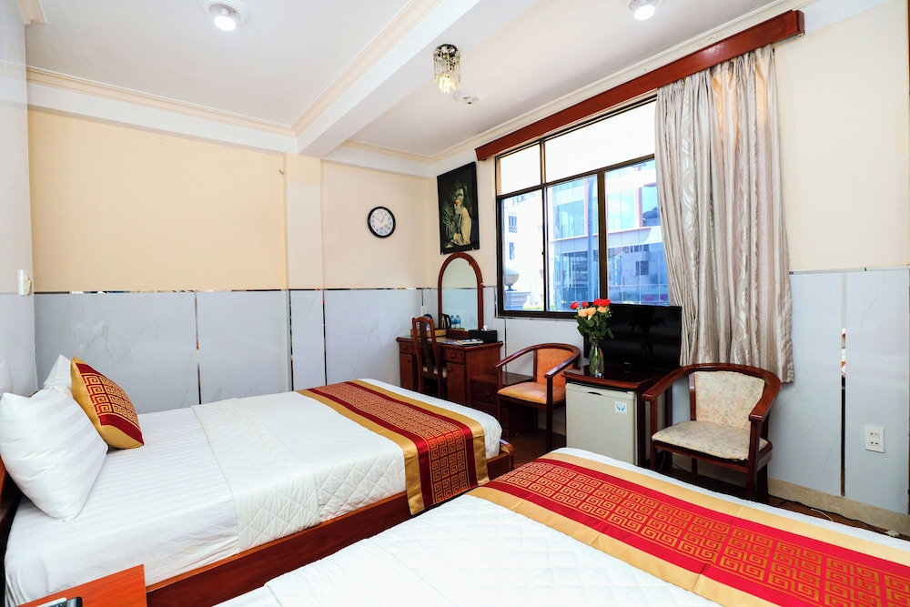 Hanh Phuc Hotel 24/55