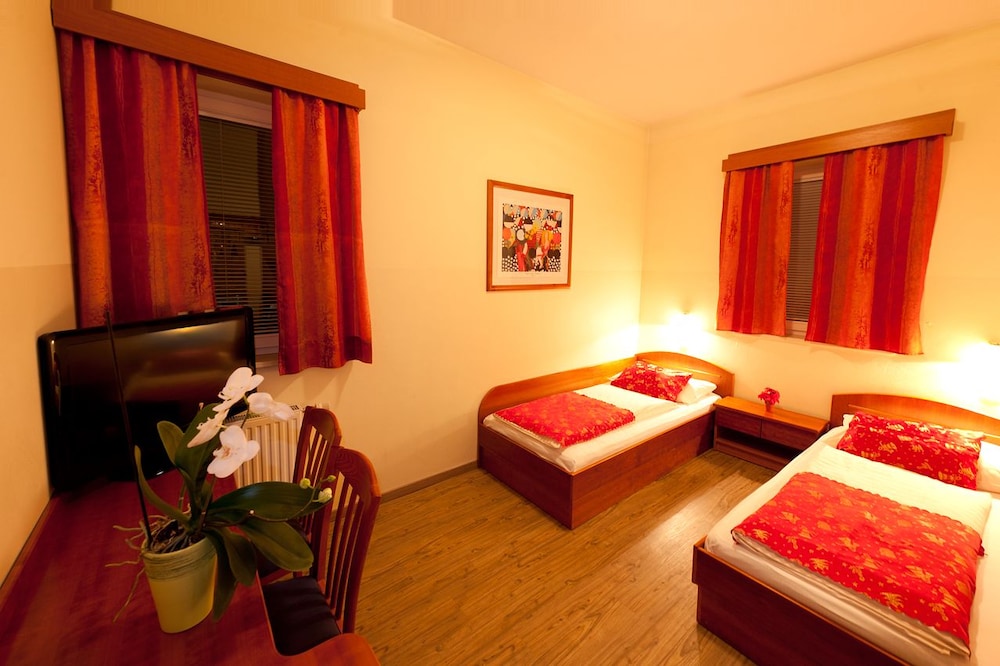 Hotel Bajt Maribor 8/21