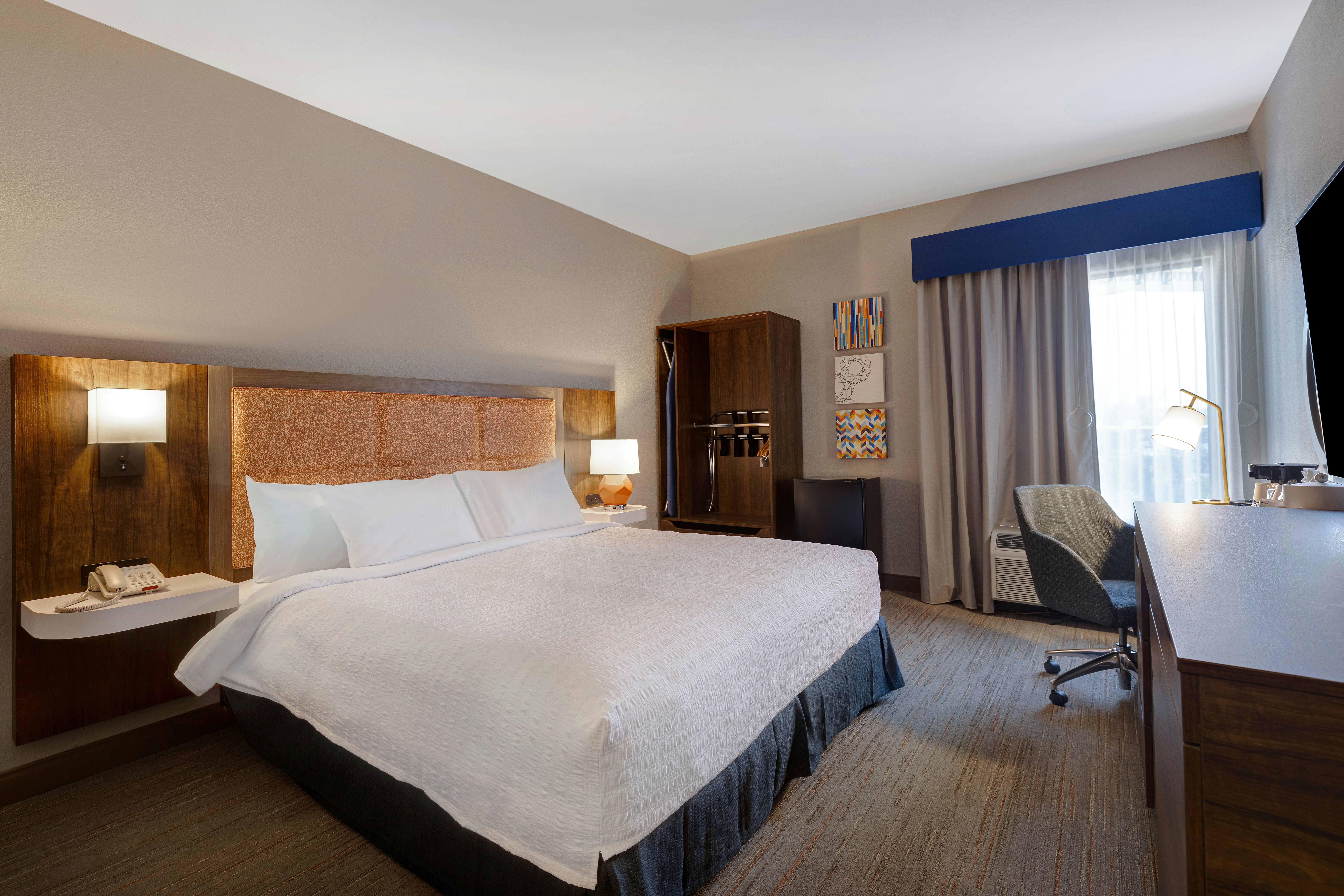 ROOM, KING BED, ACCESSIBLE