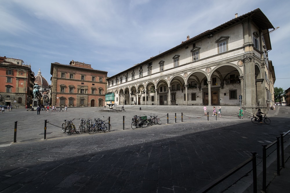 Loggiato dei Serviti 3/51