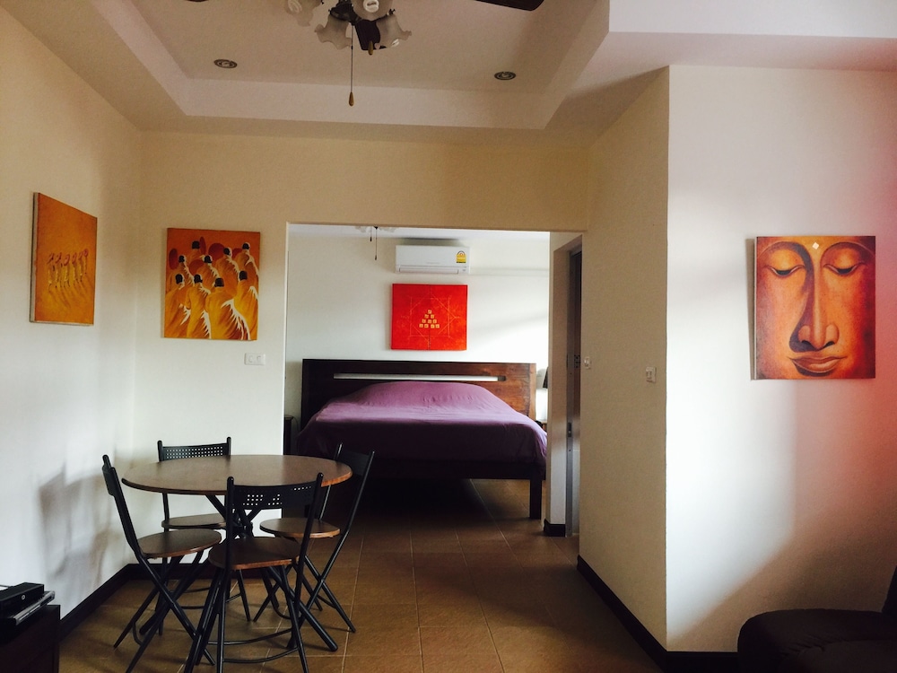 Merlin Plaza Apartments 28/42