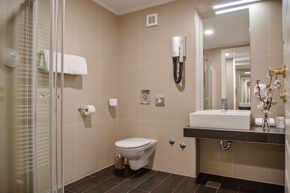 Hotel Laurus 33/82