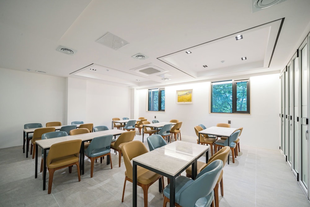 Hound Hotel Gwangju Cheomdan 20/24