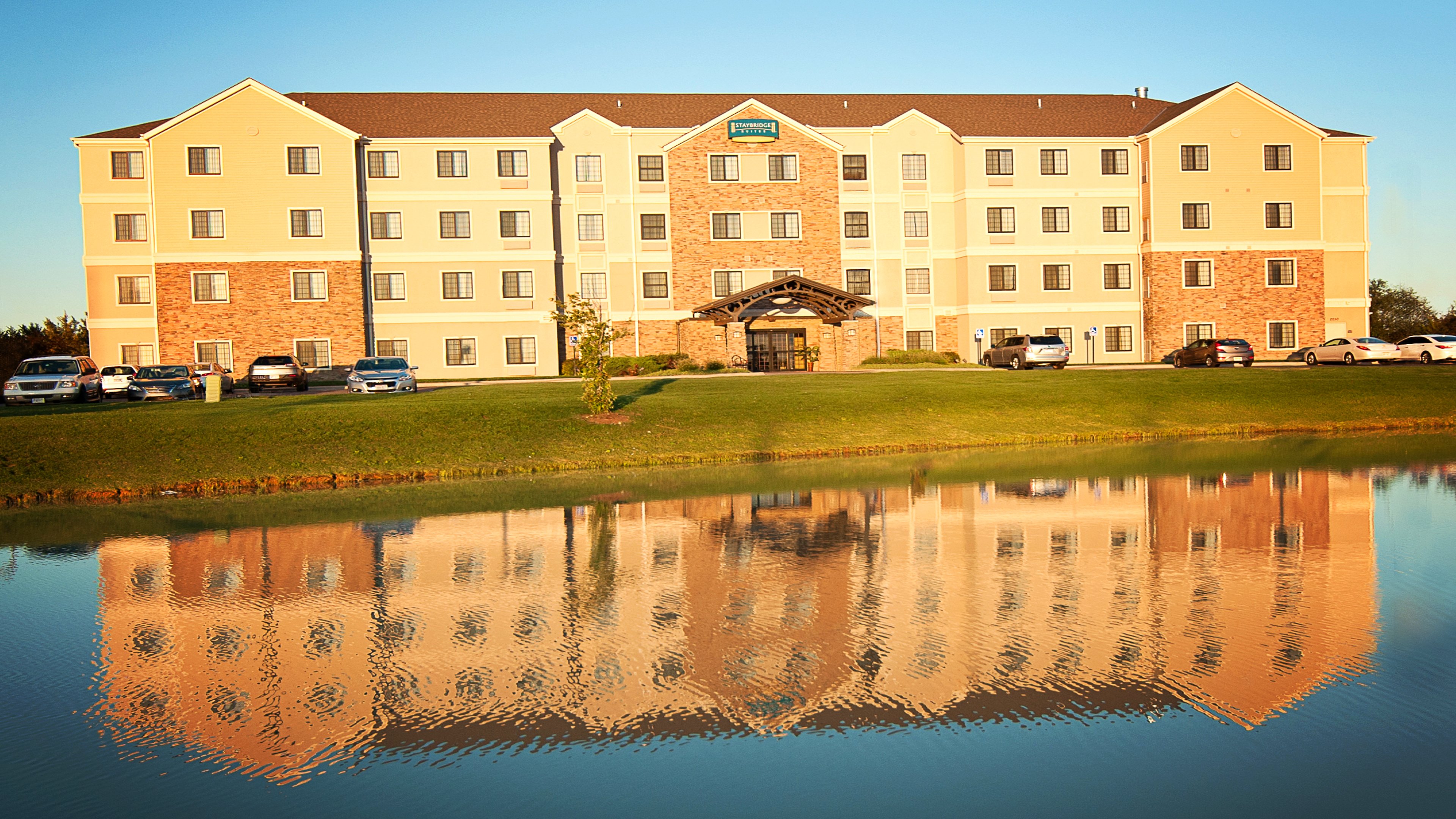 Staybridge Suites Wichita 73/79