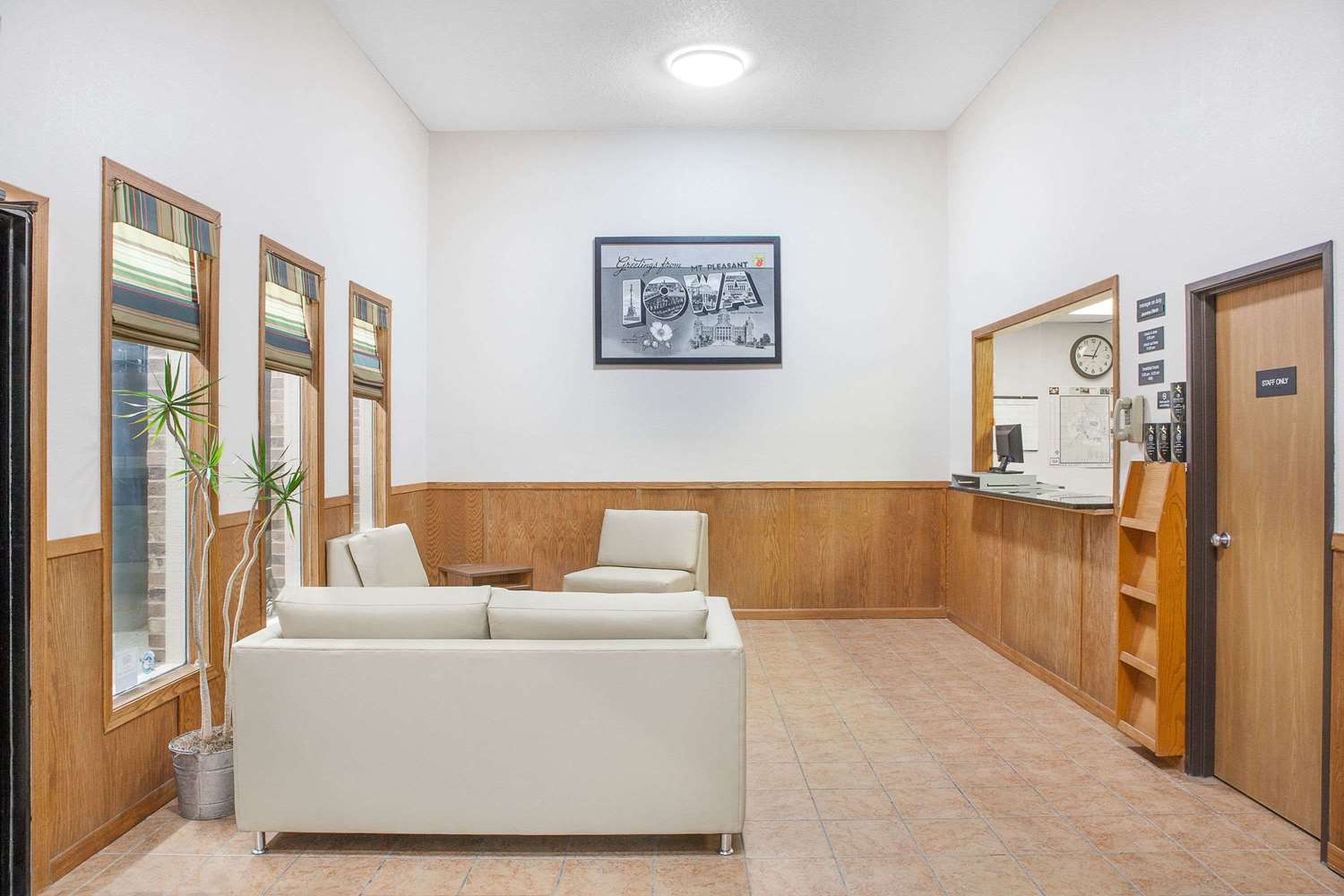 Super 8 by Wyndham Mt Pleasant 2/6