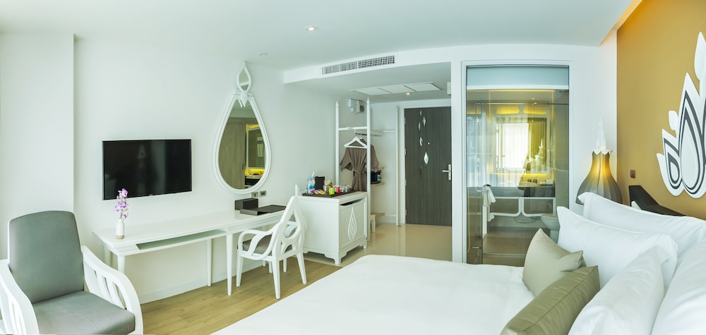 DELUXE, DOUBLE BED
