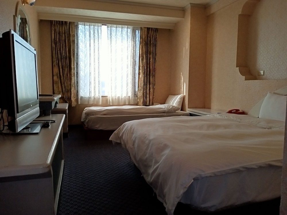 Chungli Business Hotel 24/48