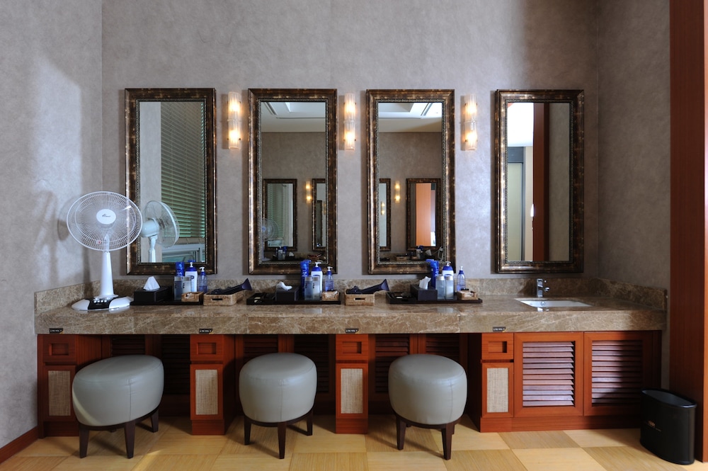 PINE RIDGE RESORT 32/47