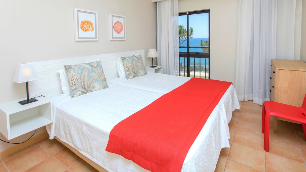 2 BEDROOMS, APARTMENT, SEA VIEW