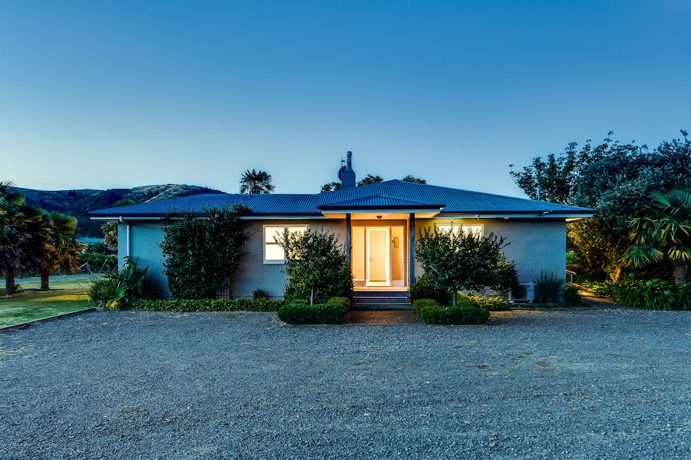 The Farmhouse at Mission Estate 1/24