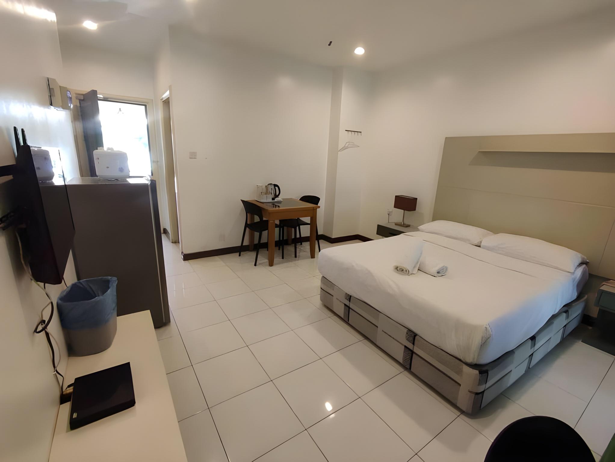Studio, Double Bed