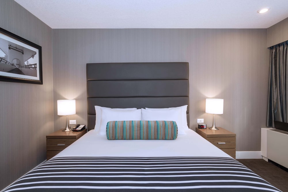 Sandman Signature Calgary Downtown Hotel 9/36