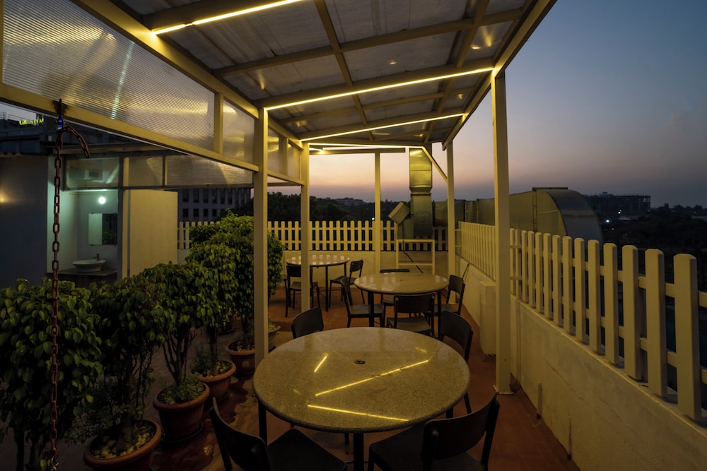 Aishwarya Suites 53/68