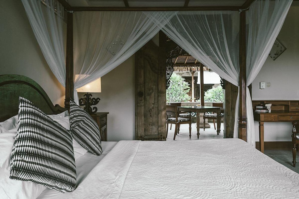 Honeymoon Guesthouse 55/75