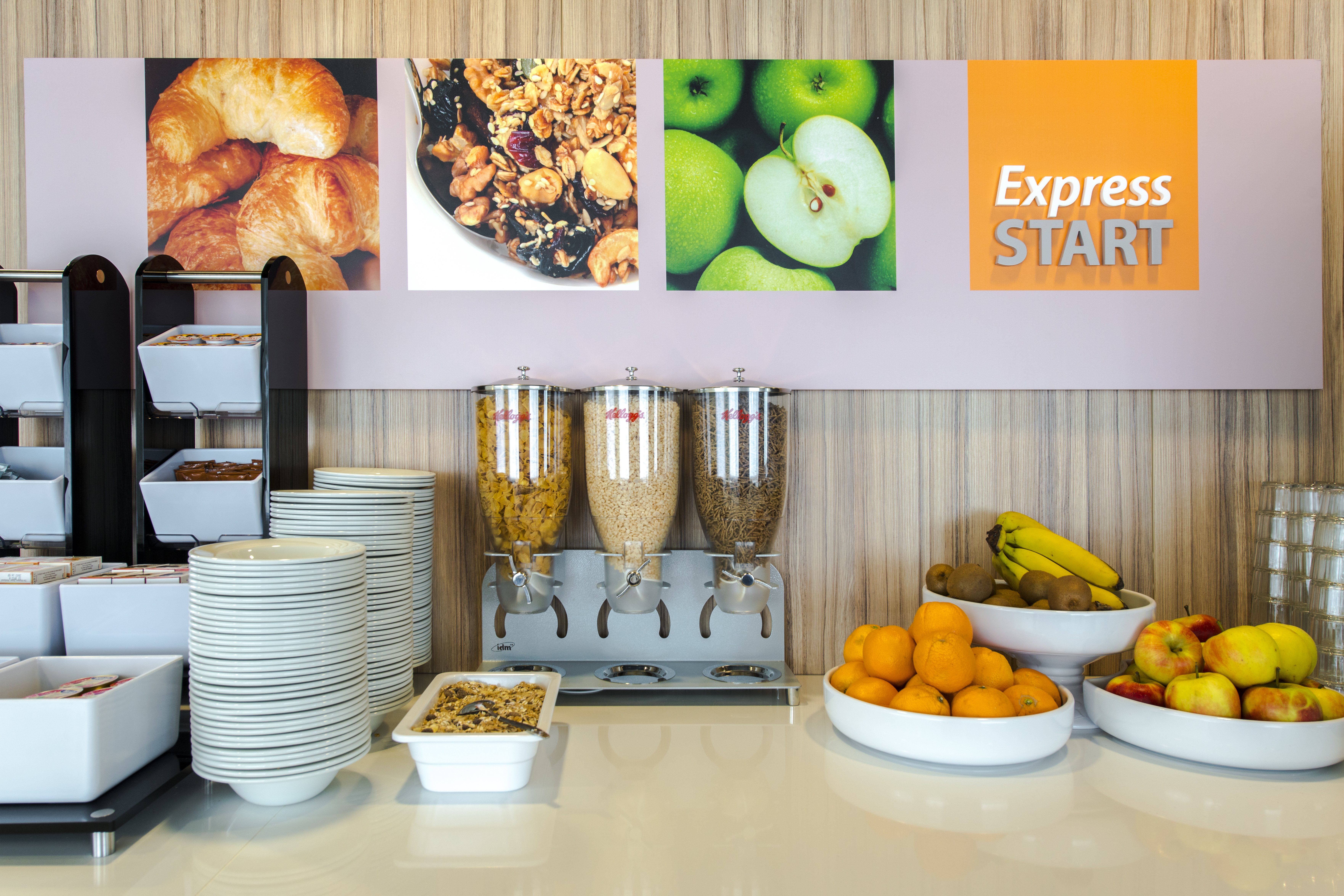 HOLIDAY INN EXPRESS ROTTERDAM - CENTRAL STATION 30/60