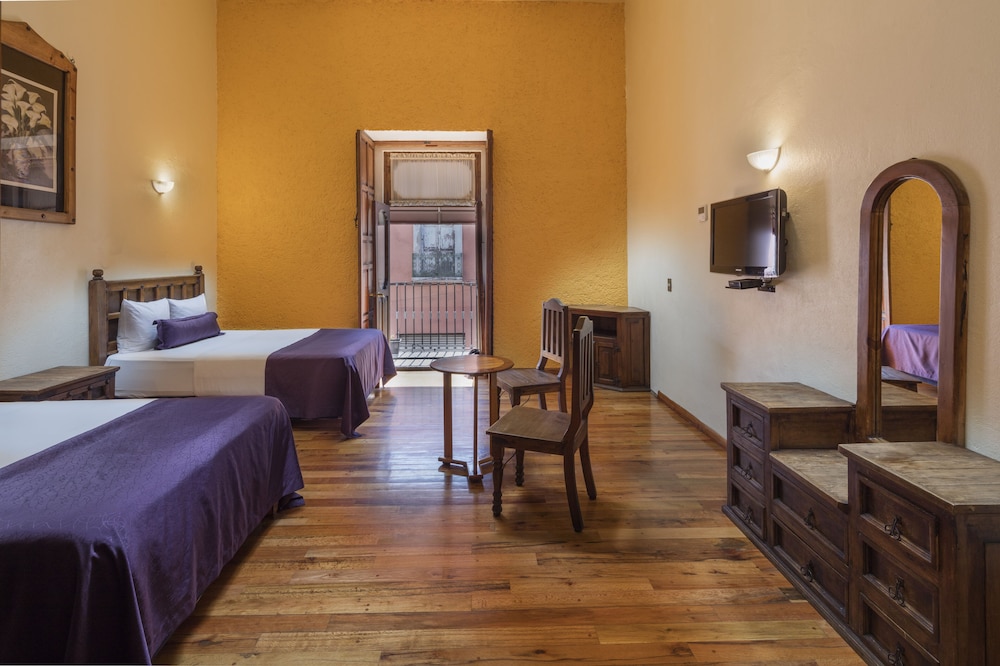 Hotel Senorial 46/56