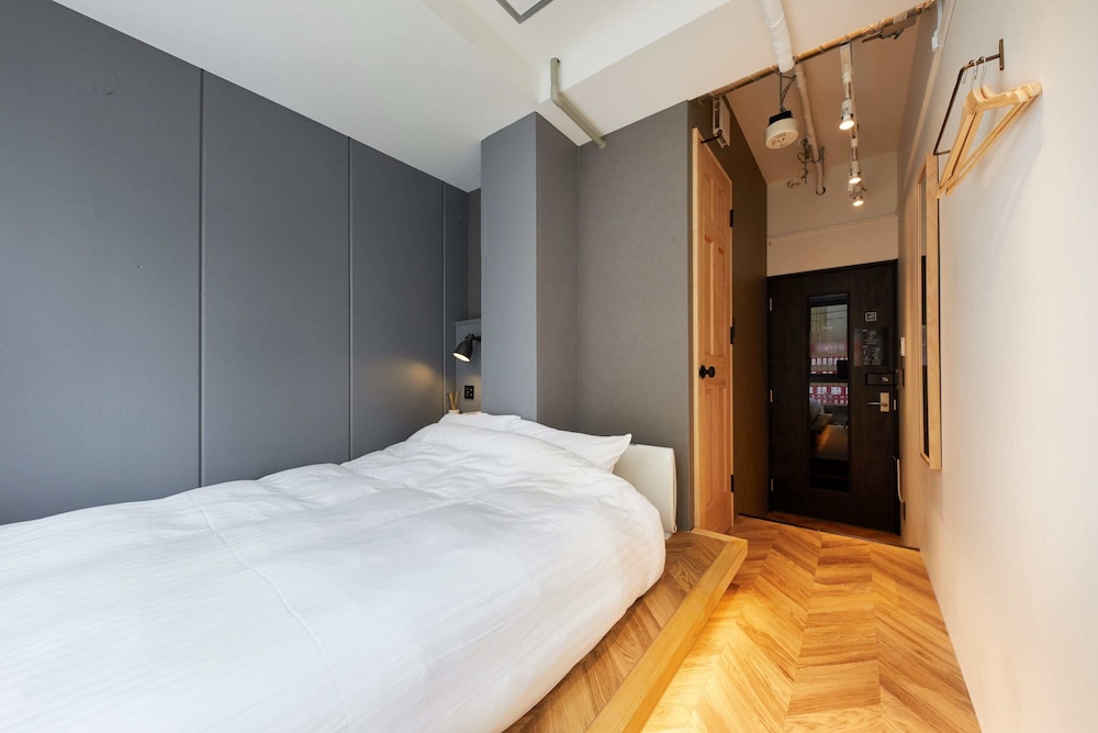 SUPERIOR, DOUBLE BED
