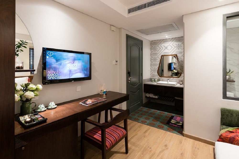 Au Lac Center Hotel 30/50