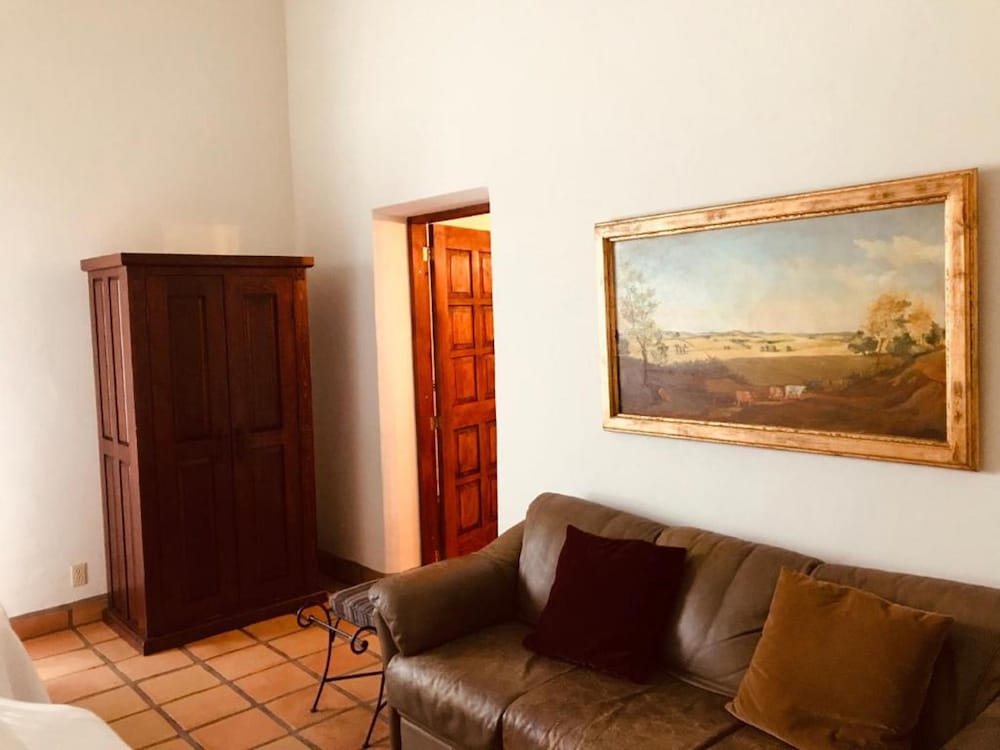The Todos Santos Inn 57/83