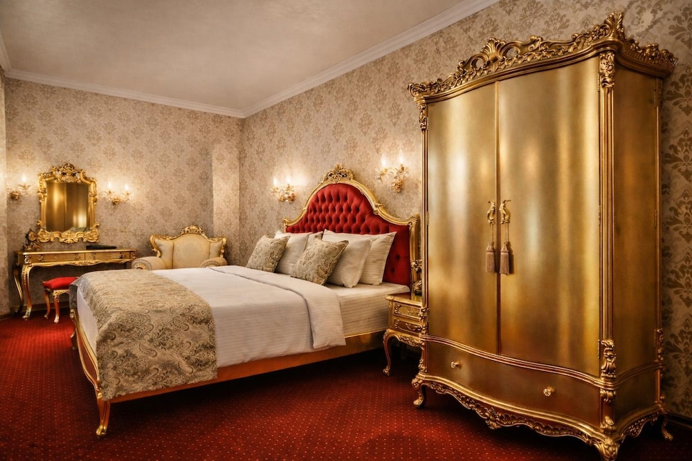 Premier, Suite, King Bed, VIP Floor