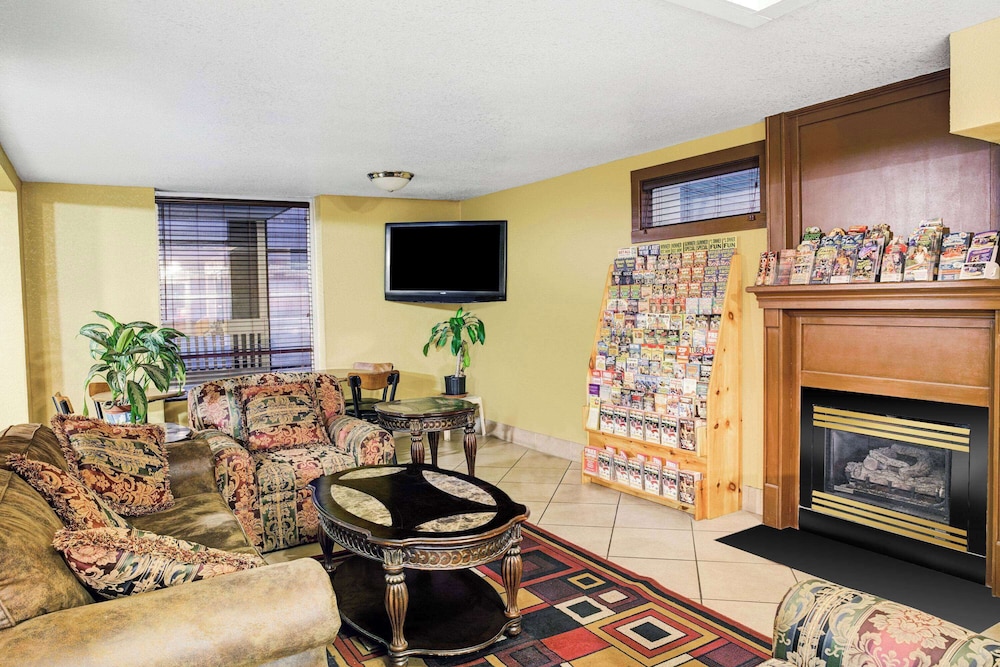 Days Inn & Suites By Wyndham Downtown Gatlinburg Parkway 48/68