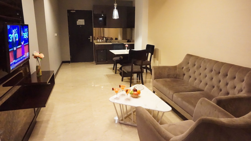 Nemuru Grand Bellevue Radio Dalam 28/39