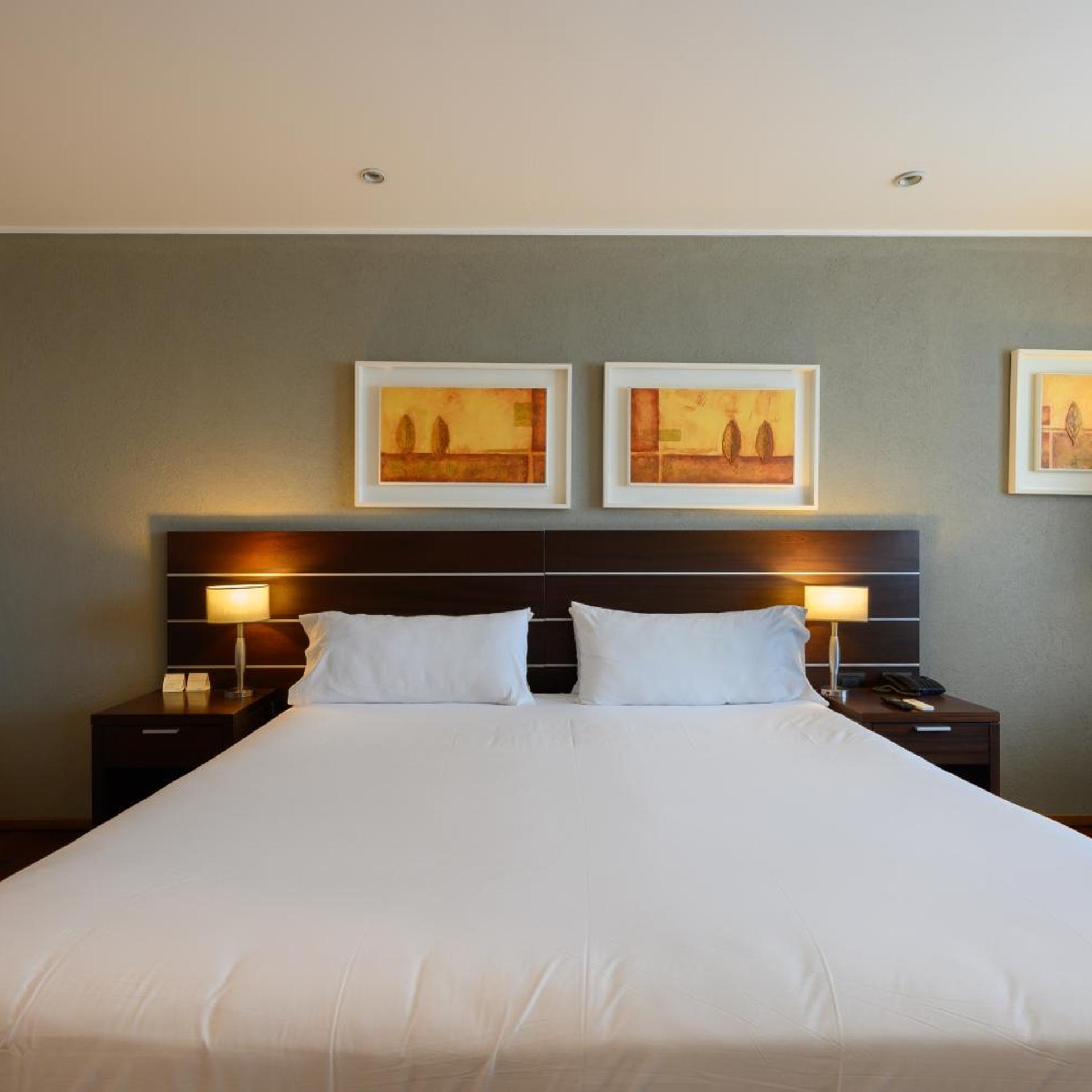 Orfeo Suites Hotel 4/50