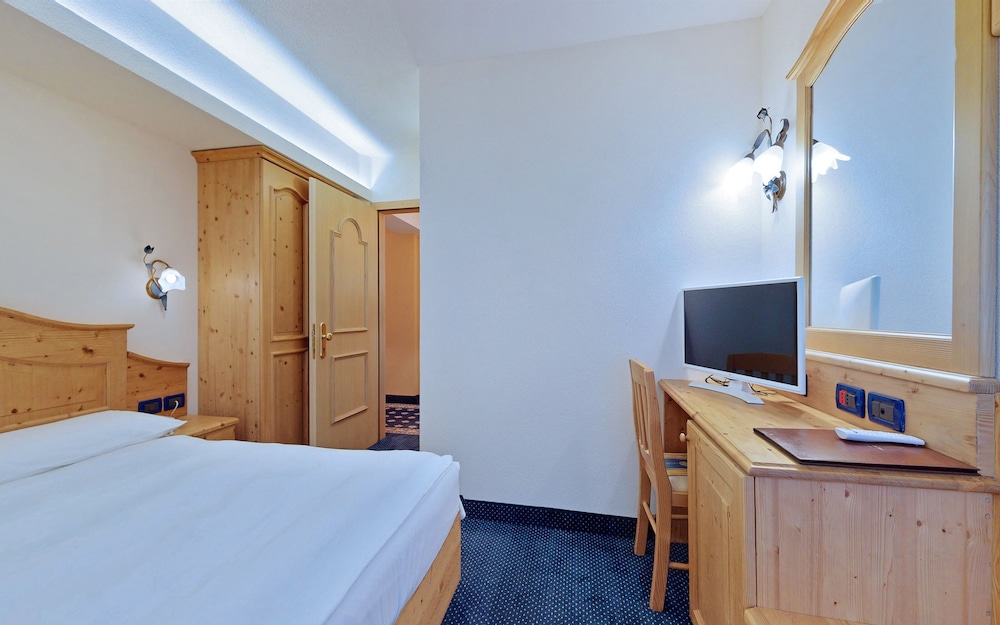 Hotel Madonna Delle Nevi 18/50
