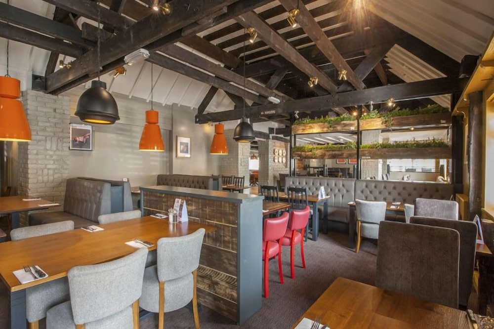 Premier Inn Gloucester (Little Witcombe) 27/50