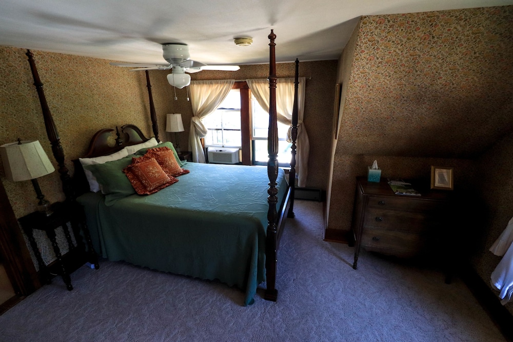 Follansbee Inn 10/72