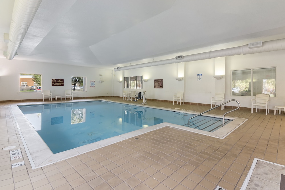Sleep Inn & Suites Newport News City Center Area 5/41