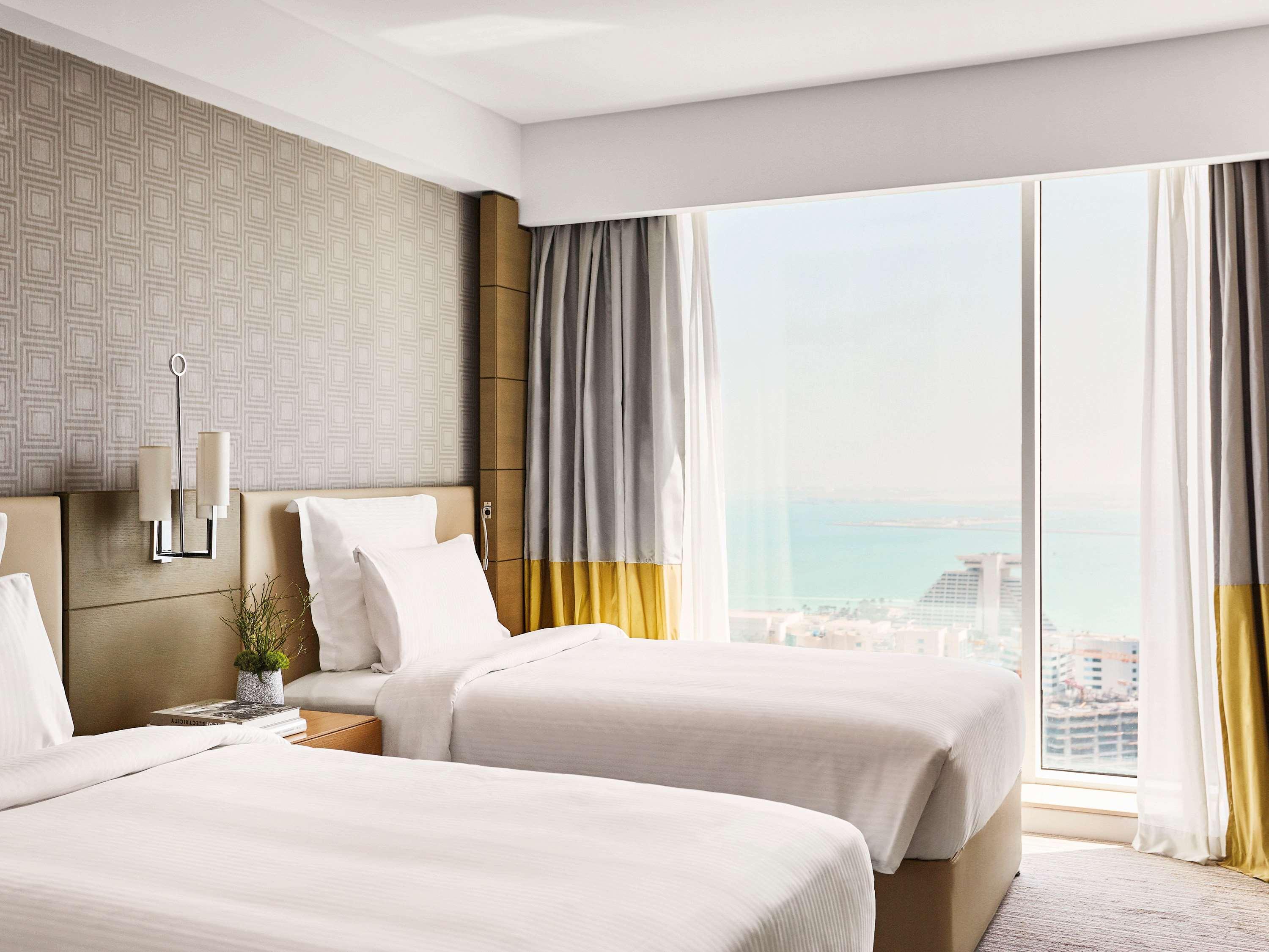 SUPERIOR, TWIN BEDS, WORKING AREA
