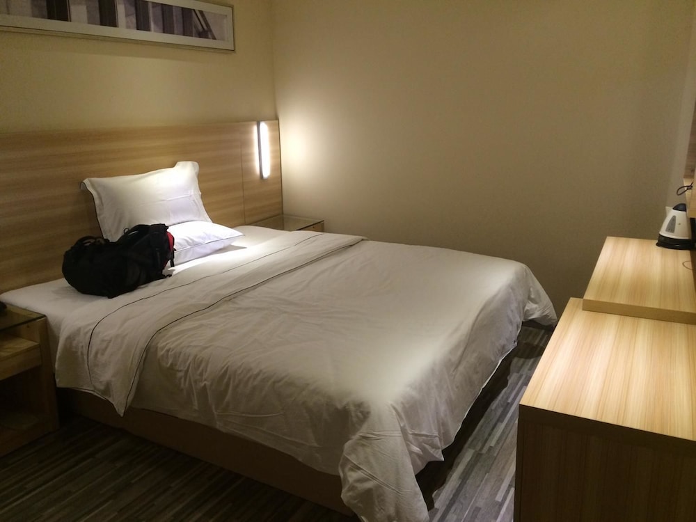 Denise Hotel Shangxiajiu 16/31