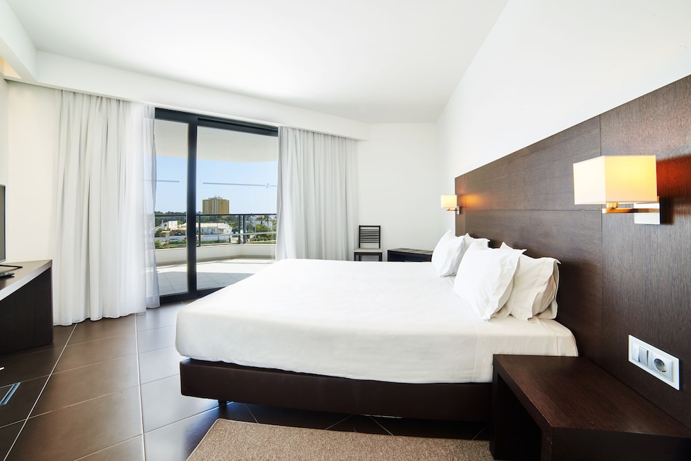 Club, Suite, 4 Beds, Sofa