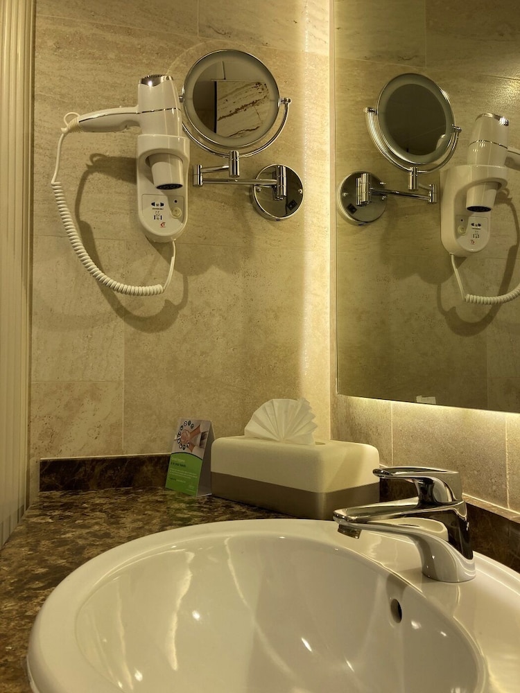 La Quinta by Wyndham Dubai Jumeirah 40/40