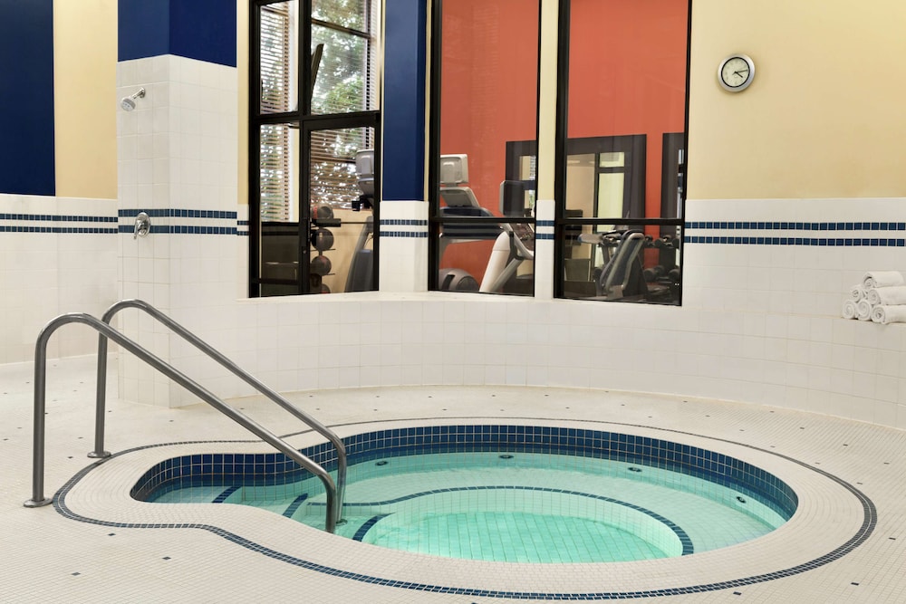 Hampton Inn and Suites by Hilton Langley Surrey 27/72