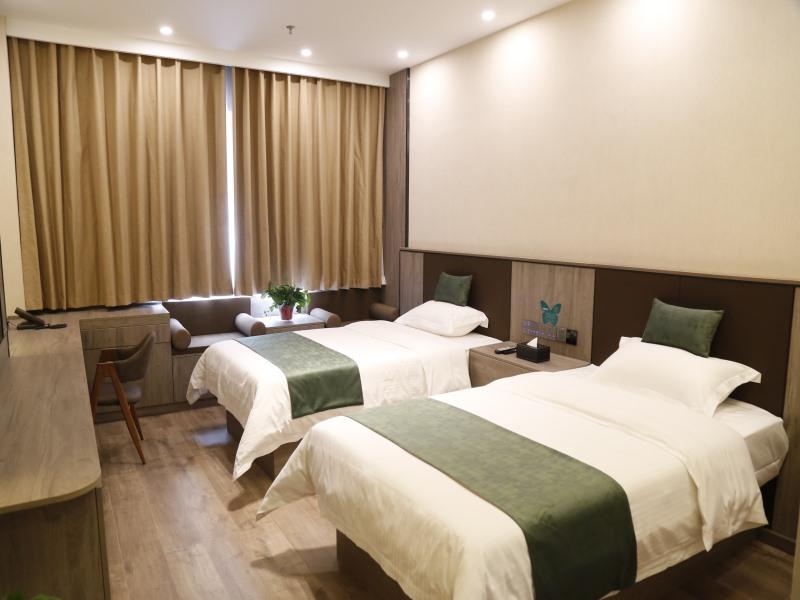 GreenTree Inn Anyang Neihuang County Zaoxiang Avenue 13/23
