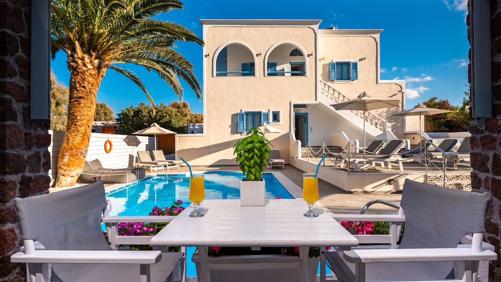 Stelios Place 25/50