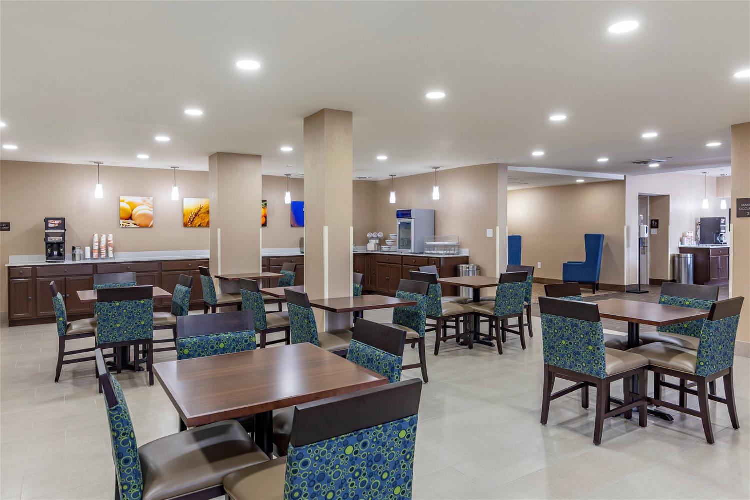 Quality Inn & Suites Spring Lake - Fayetteville near Fort Bragg 28/41