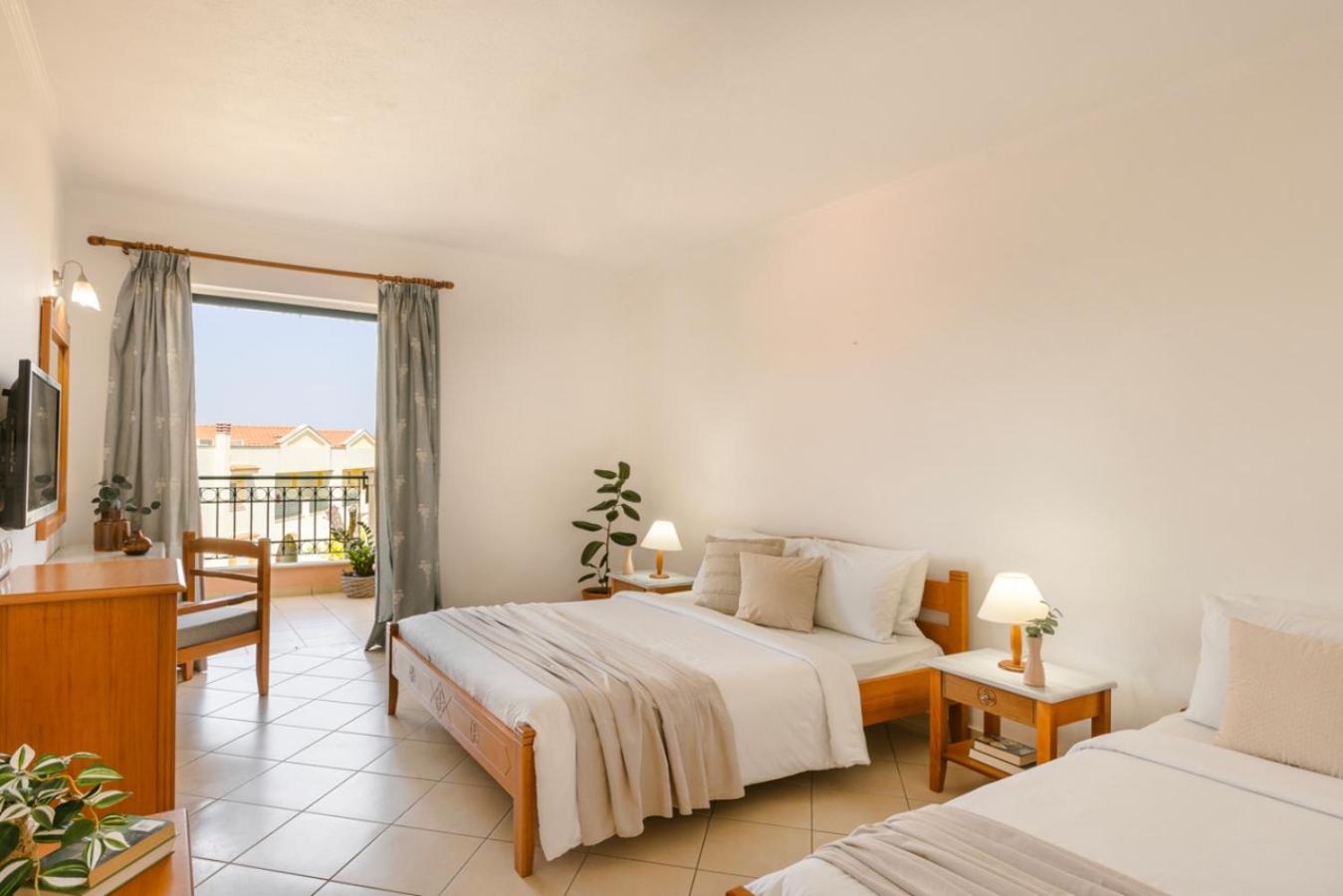 Century Resort Villas 4/65