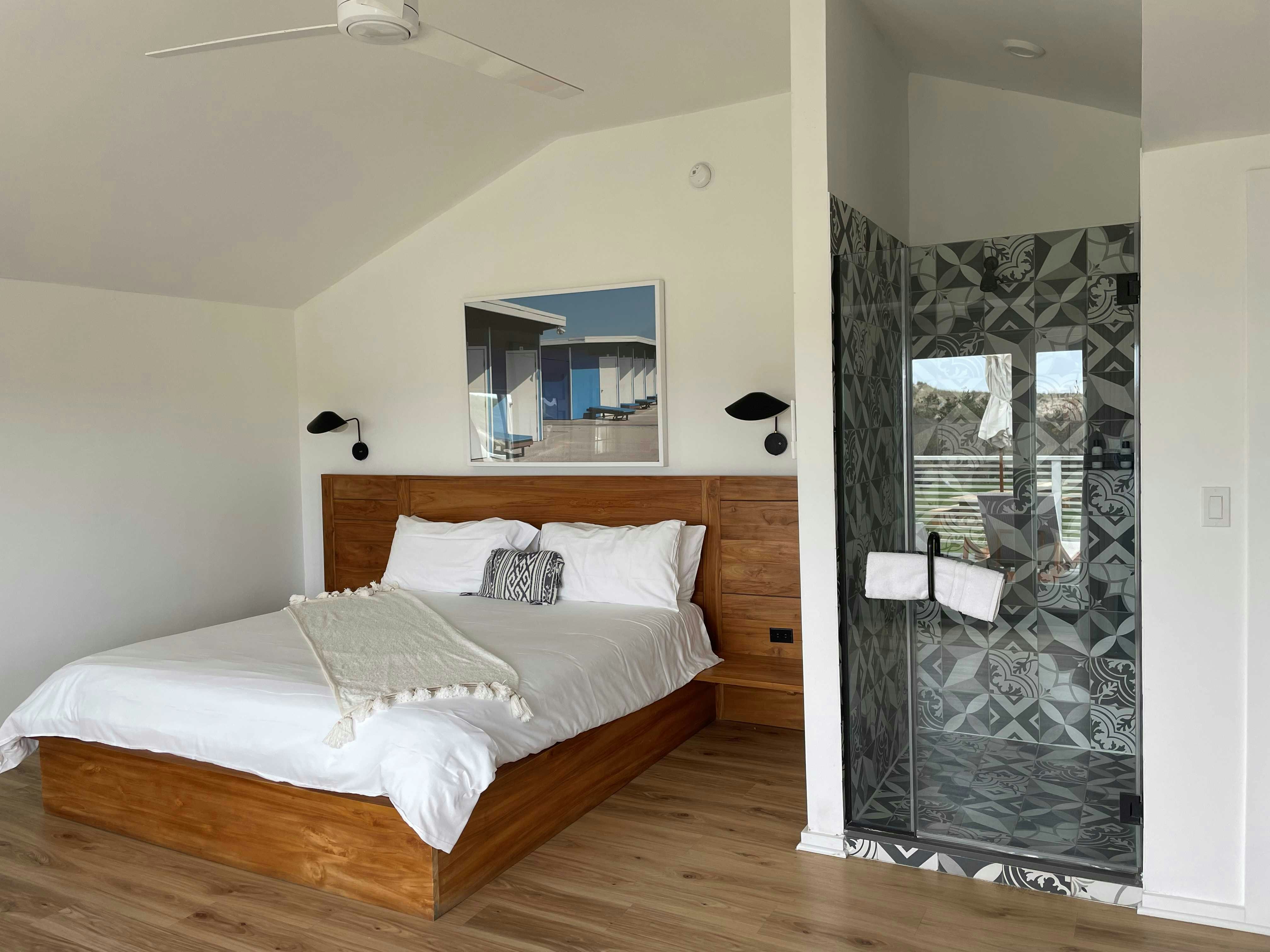 Deluxe, King Bed, Patio