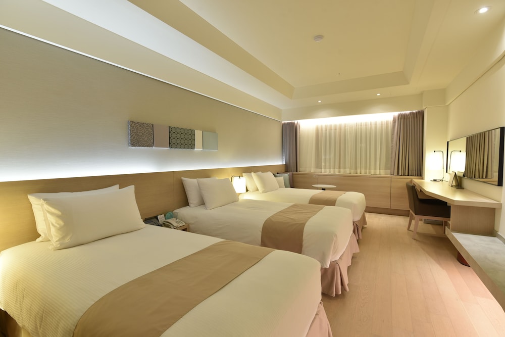 ROOM, TRIPLE