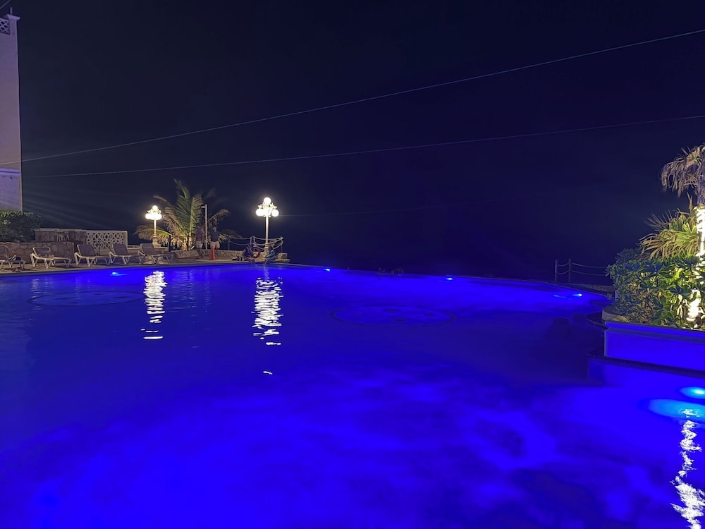 Cancun Plaza Condo 3/49