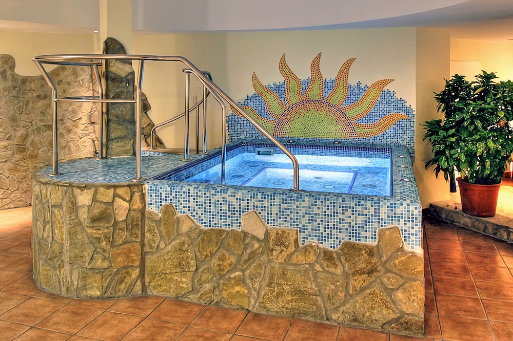 Mediterran Hotel 5/52