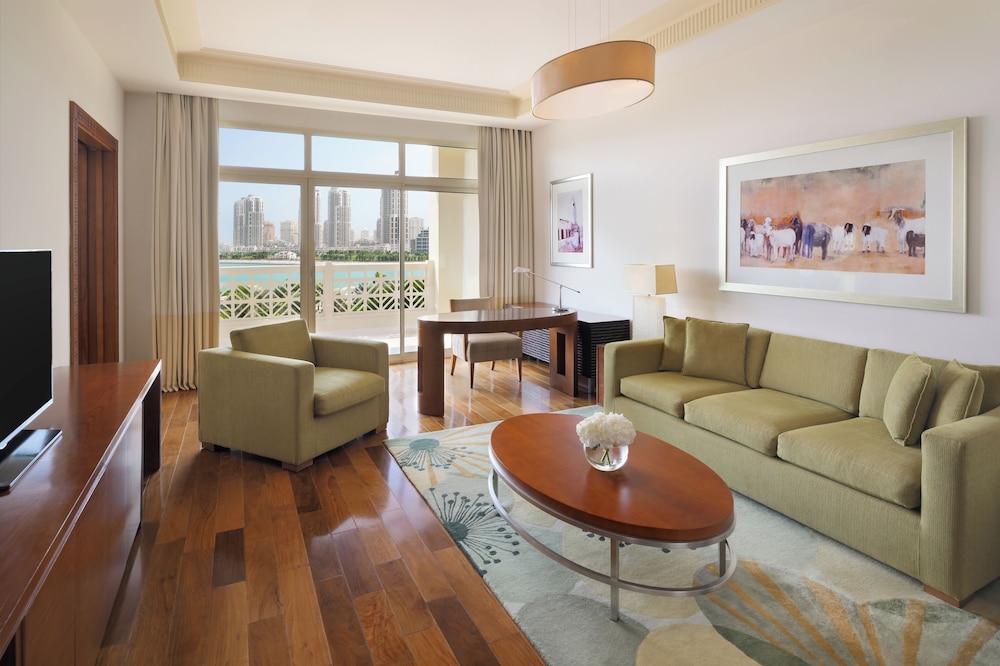 Grand Hyatt Doha Hotel and Villas 45/65