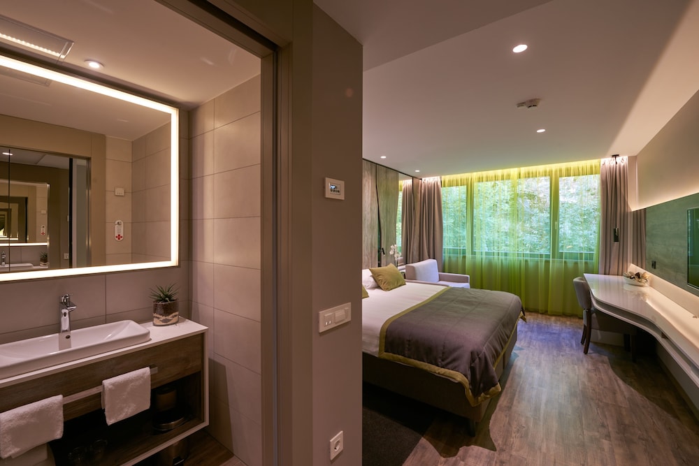 Hotel Jama 50/50