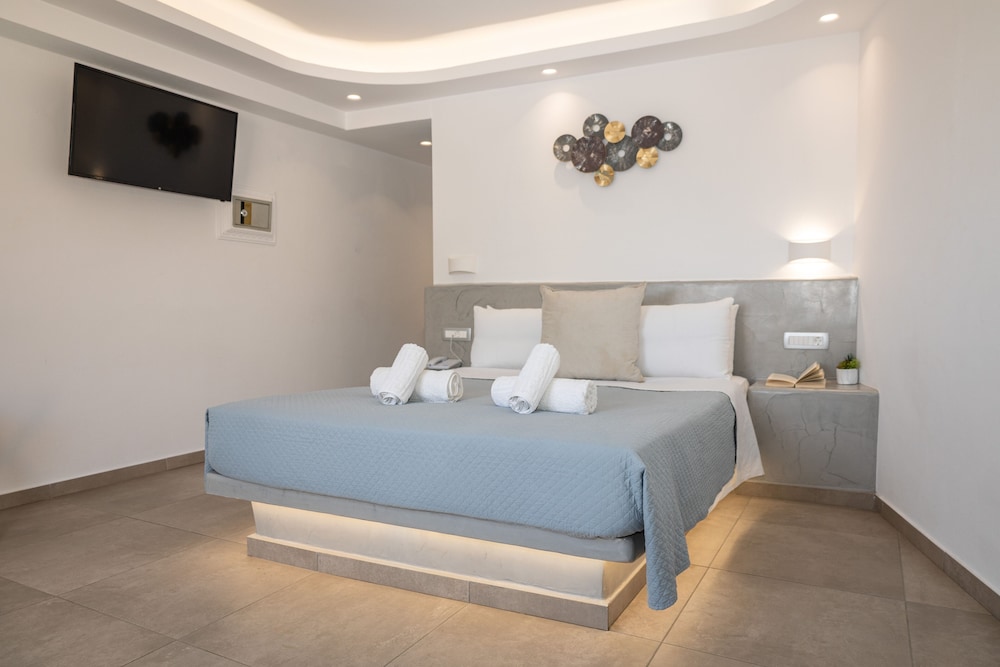 Perissa Bay Hotel 8/50