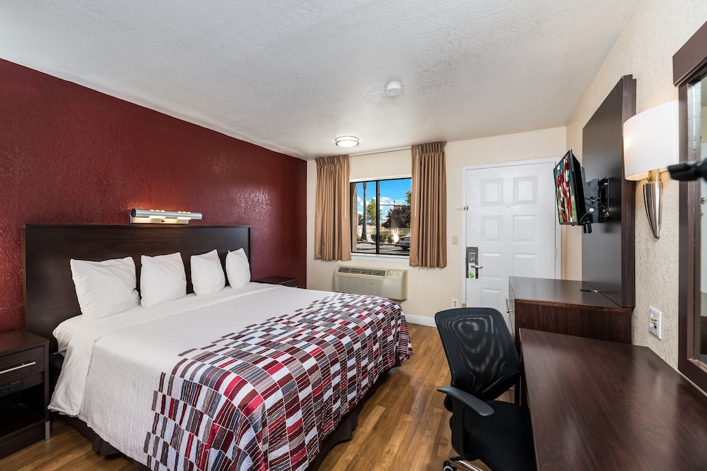 Red Roof Inn Stockton 23/33